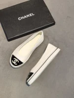 Женские балетки Chanel белого цвета, артикул 345152 — фото 2