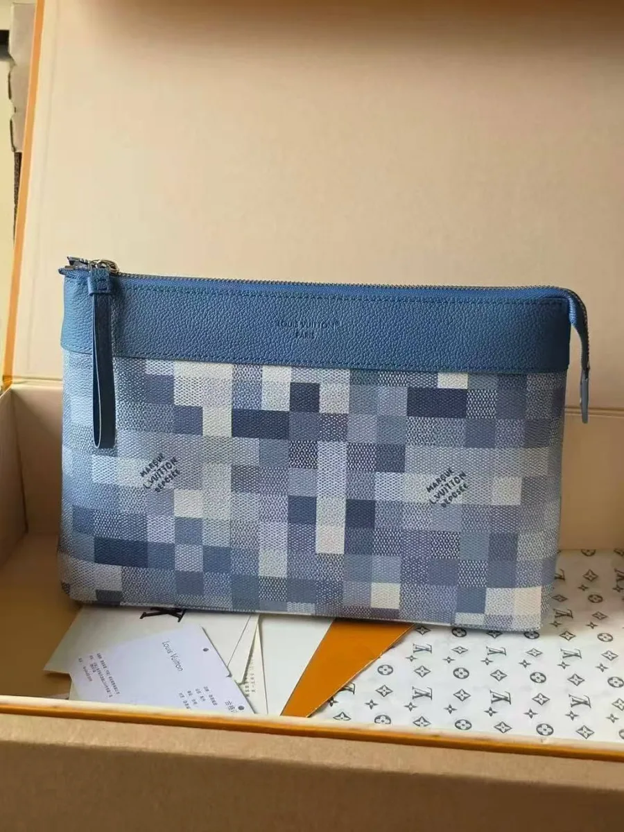 345234_1 Клатч LOUIS VUITTON — изображение 1