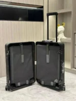 Мужской чемодан Rimowa чёрного цвета, артикул 345238 — фото 3