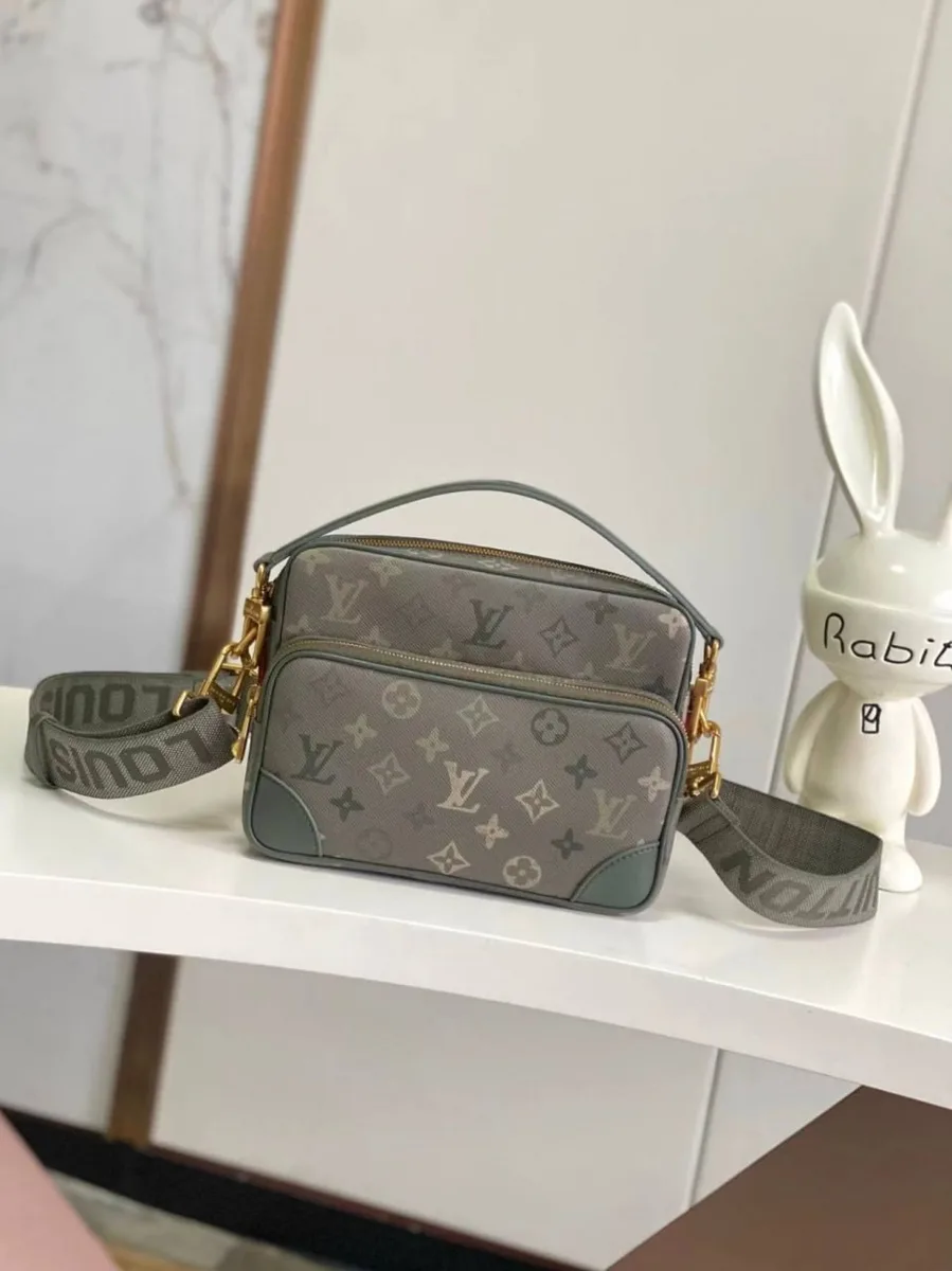 345243_1 Сумка LOUIS VUITTON — изображение 1