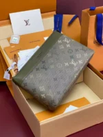 Клатч LOUIS VUITTON — изображение 2