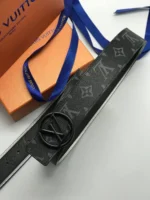 Мужской двухсторонний ремень Louis Vuitton чёрного цвета, артикул 345297