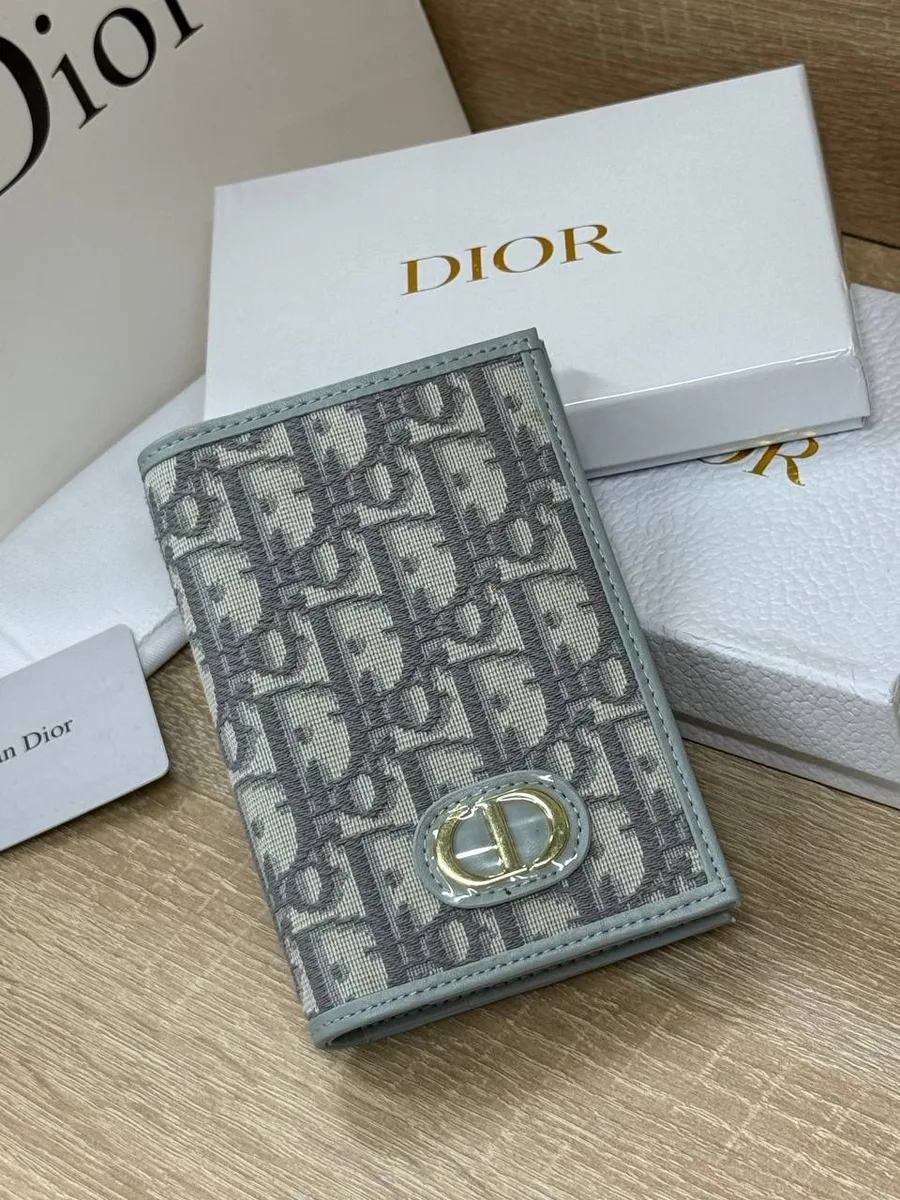 345303_1 Мужская обложка Dior серого цвета, артикул 345303