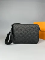 Мужская сумка мессенджер Louis Vuitton чёрного цвета, артикул 345332 — фото 2