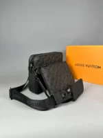 Мужская сумка мессенджер Louis Vuitton чёрного цвета, артикул 345332 — фото 3