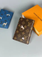 Мужская обложка Louis Vuitton коричневого цвета, артикул 345335 — фото 2
