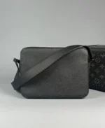 Мужская сумка мессенджер Louis Vuitton чёрного цвета, артикул 345342 — фото 2
