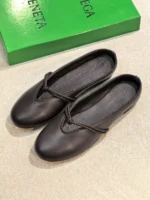 Женские мюли Bottega Veneta коричневого цвета, артикул 345414