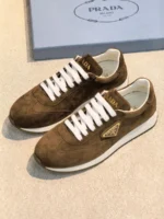 Женские кроссовки Prada коричневого цвета, артикул 345416