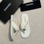 Женские шлепанцы Chanel белого цвета, артикул 345430 — фото 2