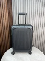 Мужской чемодан Rimowa чёрного цвета, артикул 345539