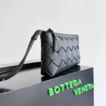 Мужская сумка мессенджер Bottega Veneta чёрного цвета, артикул 345541 — фото 3