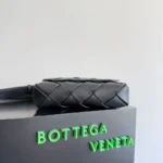 Мужская сумка мессенджер Bottega Veneta чёрного цвета, артикул 345543 — фото 5