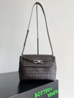 Мужская сумка мессенджер Bottega Veneta коричневого цвета, артикул 345544