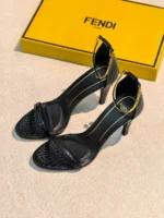 Женские босоножки Fendi чёрного цвета, артикул 345620