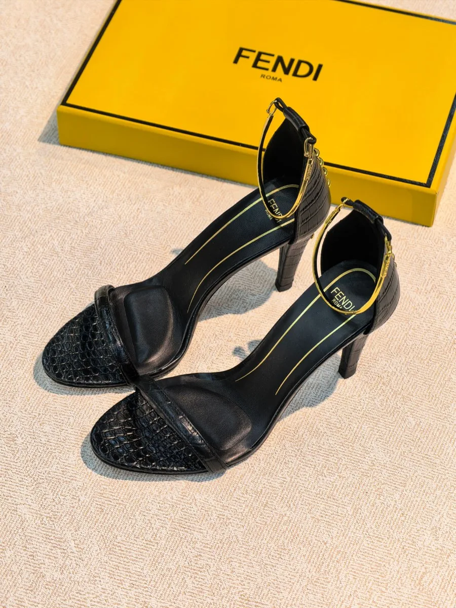 345620_1 Женские босоножки Fendi чёрного цвета, артикул 345620