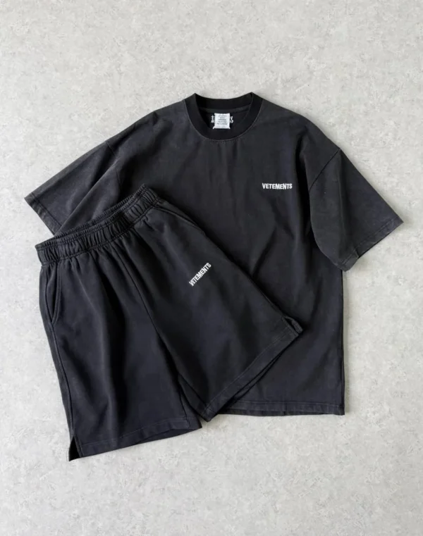 Футболка VETEMENTS — фото 2