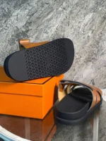 Мужские шлепанцы Hermes коричневого цвета, артикул 345726 — фото 5