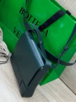 Мужская сумка мессенджер Bottega Veneta зелёного цвета, артикул 345769 — фото 3