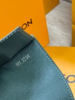 Обложка для паспорта LOUIS VUITTON — изображение 5