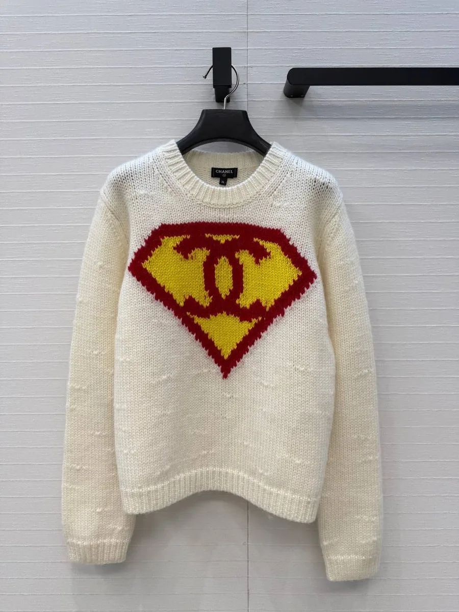 345855_1 Женский свитер Chanel белого цвета, артикул 345855