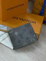 Мужской кошелек Louis Vuitton цвета хаки, артикул 345955