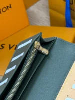 Мужское портмоне Louis Vuitton цвета хаки, артикул 345956 — фото 5