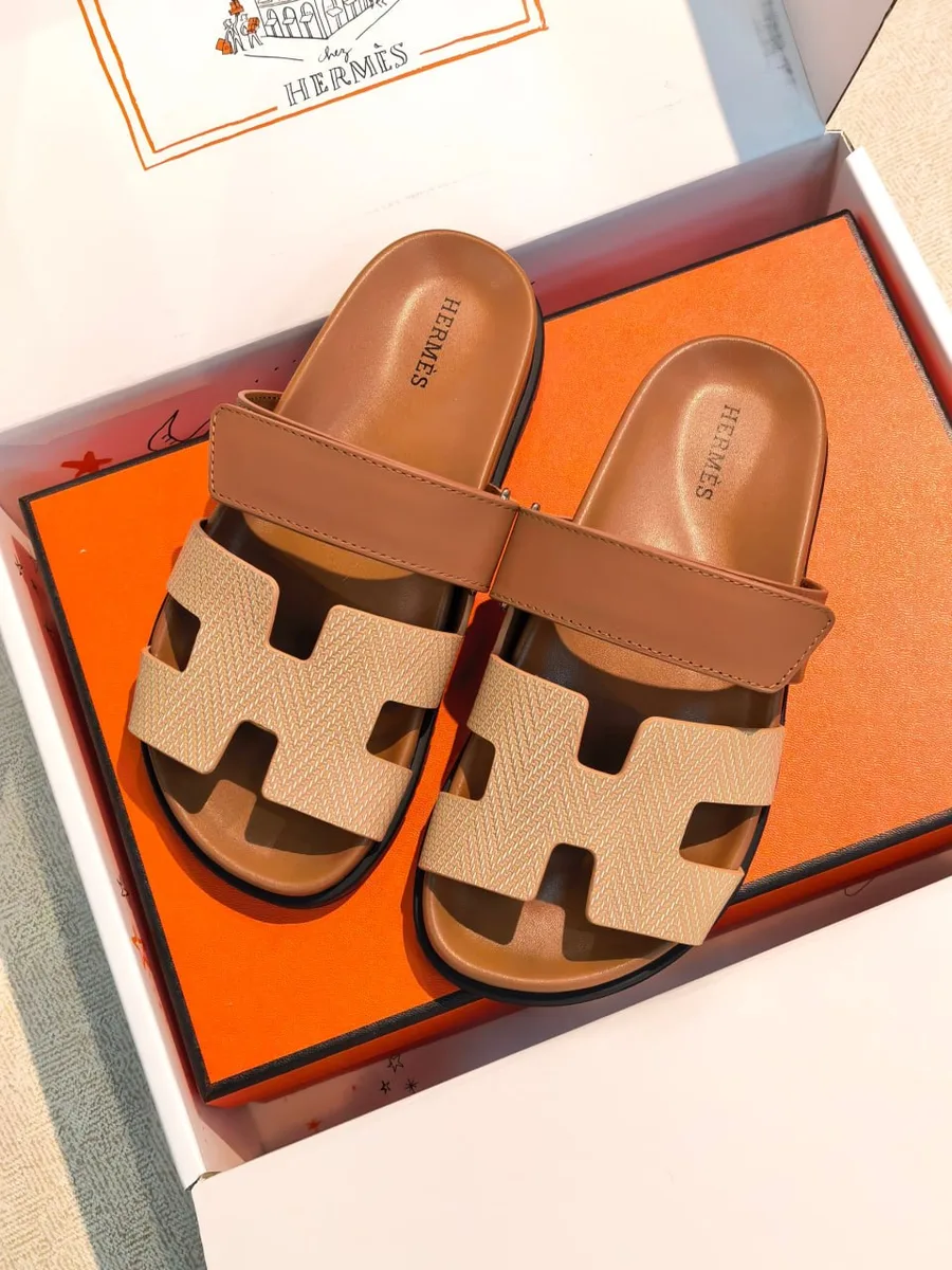 345985_1 Женские шлепанцы Hermes коричневого цвета, артикул 345985