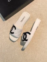 Шлепанцы CHANEL — изображение 2