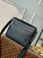 Сумка мессенджер LOUIS VUITTON — изображение 2