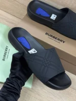 Мужские шлепанцы Burberry чёрного цвета, артикул 346124
