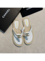 Женские шлепанцы Chanel белого цвета, артикул 345432