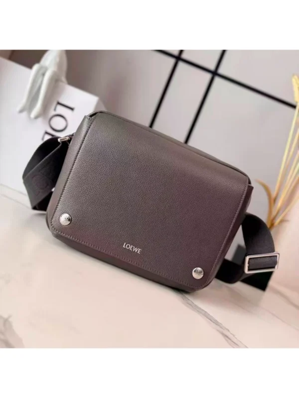 Сумка мессенджер LOEWE