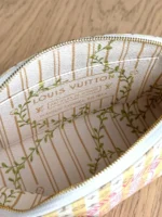Женская косметичка Louis Vuitton жёлтого цвета, артикул 346248 — фото 3