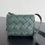 Мужская сумка мессенджер Bottega Veneta цвета хаки, артикул 346343 — фото 2