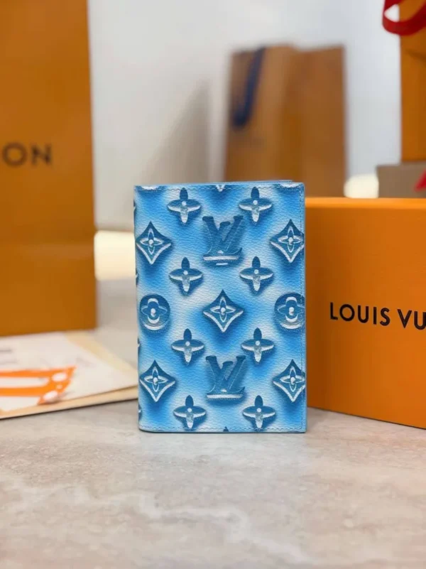 Обложка для паспорта LOUIS VUITTON