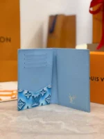 Обложка для паспорта LOUIS VUITTON — изображение 3