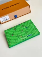 Мужская обложка Louis Vuitton зелёного цвета, артикул 346352 — фото 4