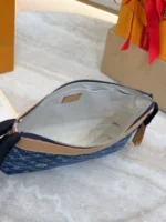 Мужской клатч Louis Vuitton тёмно-синего цвета, артикул 346354 — фото 4