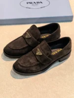 Женские лоферы Prada коричневого цвета, артикул 346413