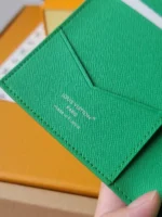 Мужская обложка Louis Vuitton зелёного цвета, артикул 346448 — фото 6