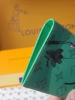 Мужская обложка Louis Vuitton зелёного цвета, артикул 346448 — фото 8
