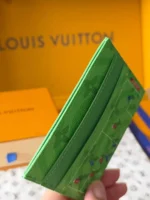 Мужской картхолдер Louis Vuitton зелёного цвета, артикул 346456 — фото 7