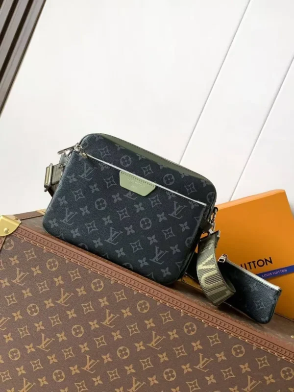 Сумка мессенджер LOUIS VUITTON