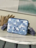 Мужская сумка мессенджер Louis Vuitton синего цвета, артикул 346468 — фото 2