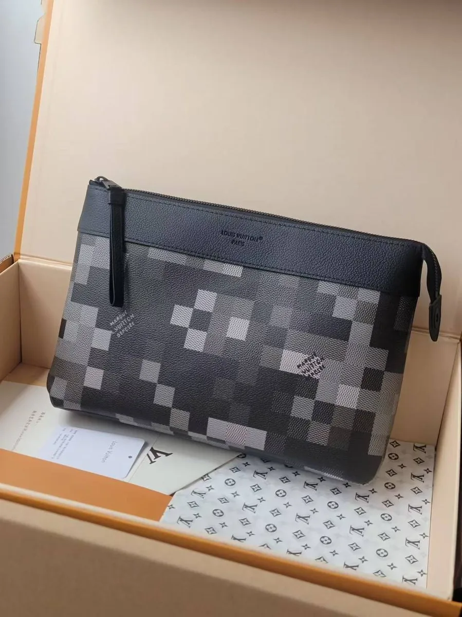 346470_1 Мужской клатч Louis Vuitton чёрного цвета, артикул 346470
