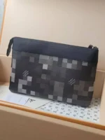 Мужской клатч Louis Vuitton чёрного цвета, артикул 346470 — фото 2