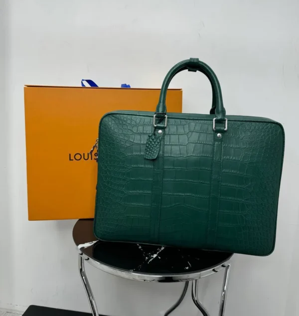Портфель LOUIS VUITTON из натуральной кожи крокодила — фото 2
