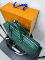 Мужской портфель Louis Vuitton зелёного цвета, артикул 346513 — фото 3