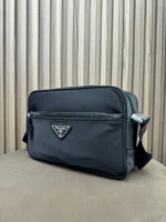 Мужская сумка мессенджер Prada чёрного цвета, артикул 346520 — фото 3